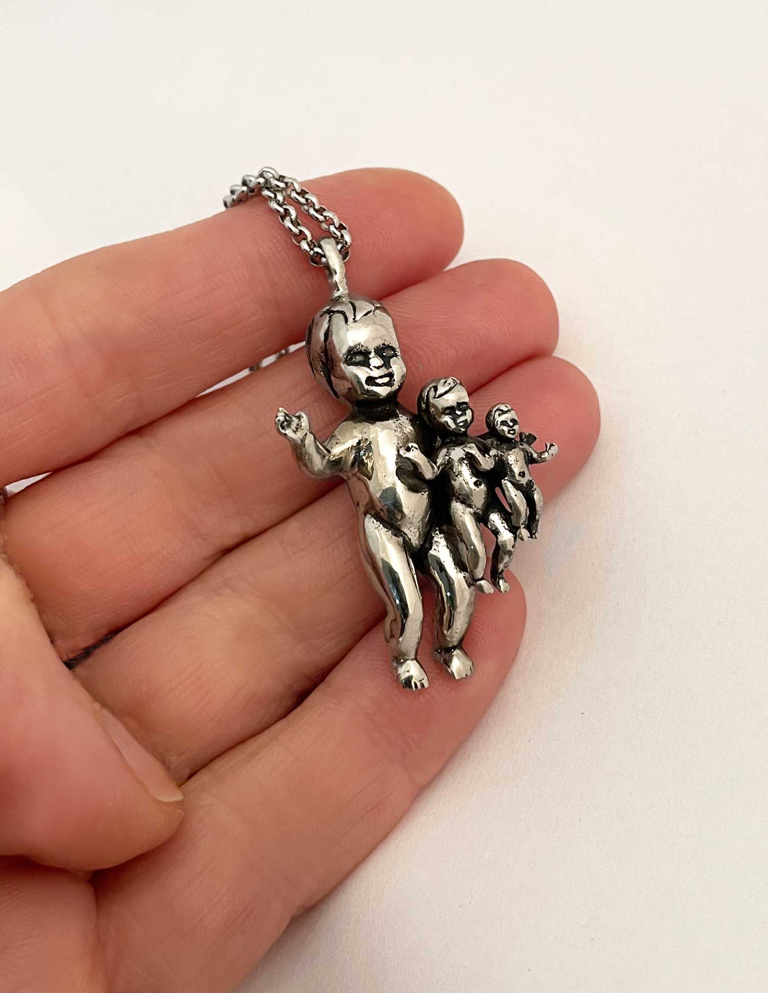 3 Babies Necklace - Image 3