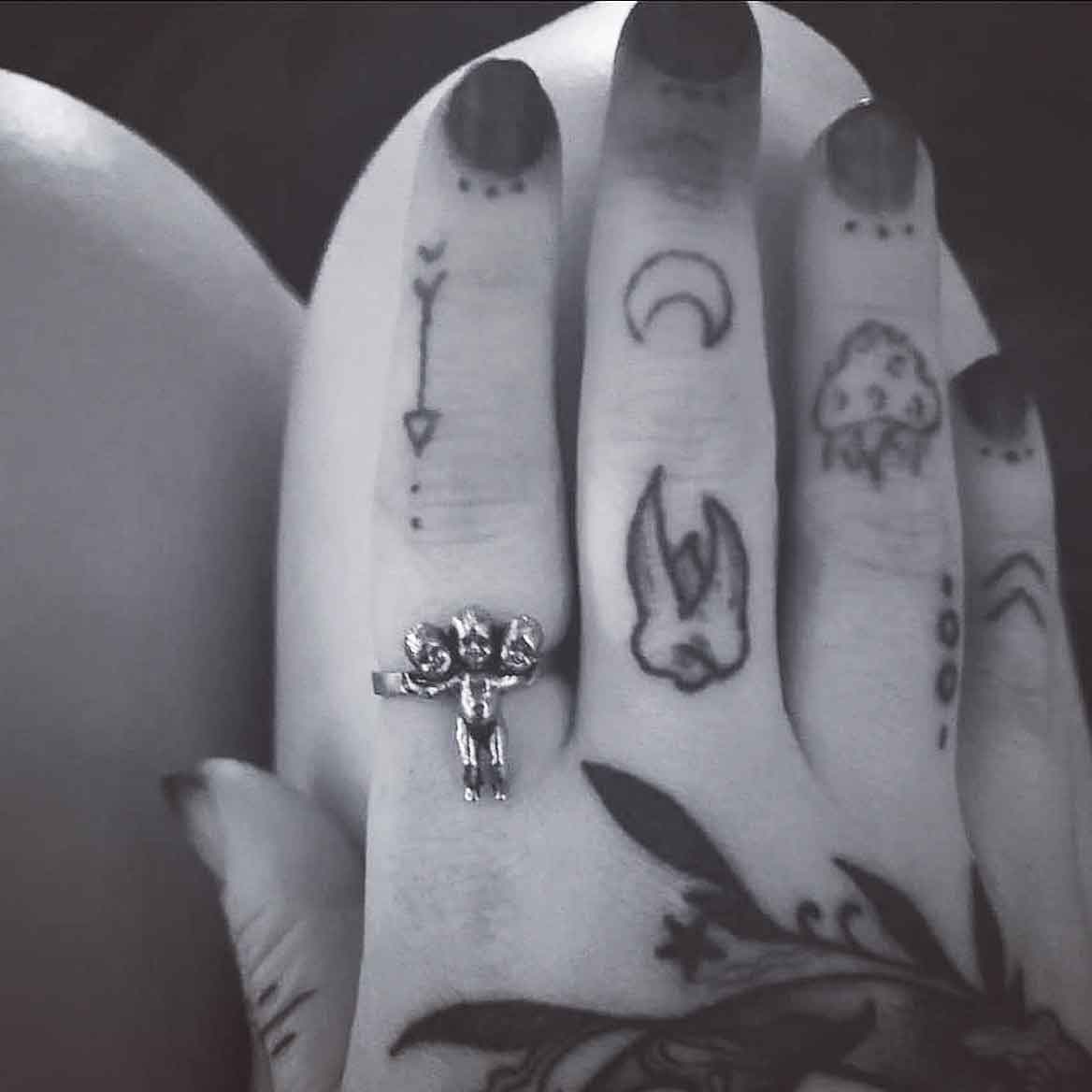 Three Headed Baby Ring - Image 9