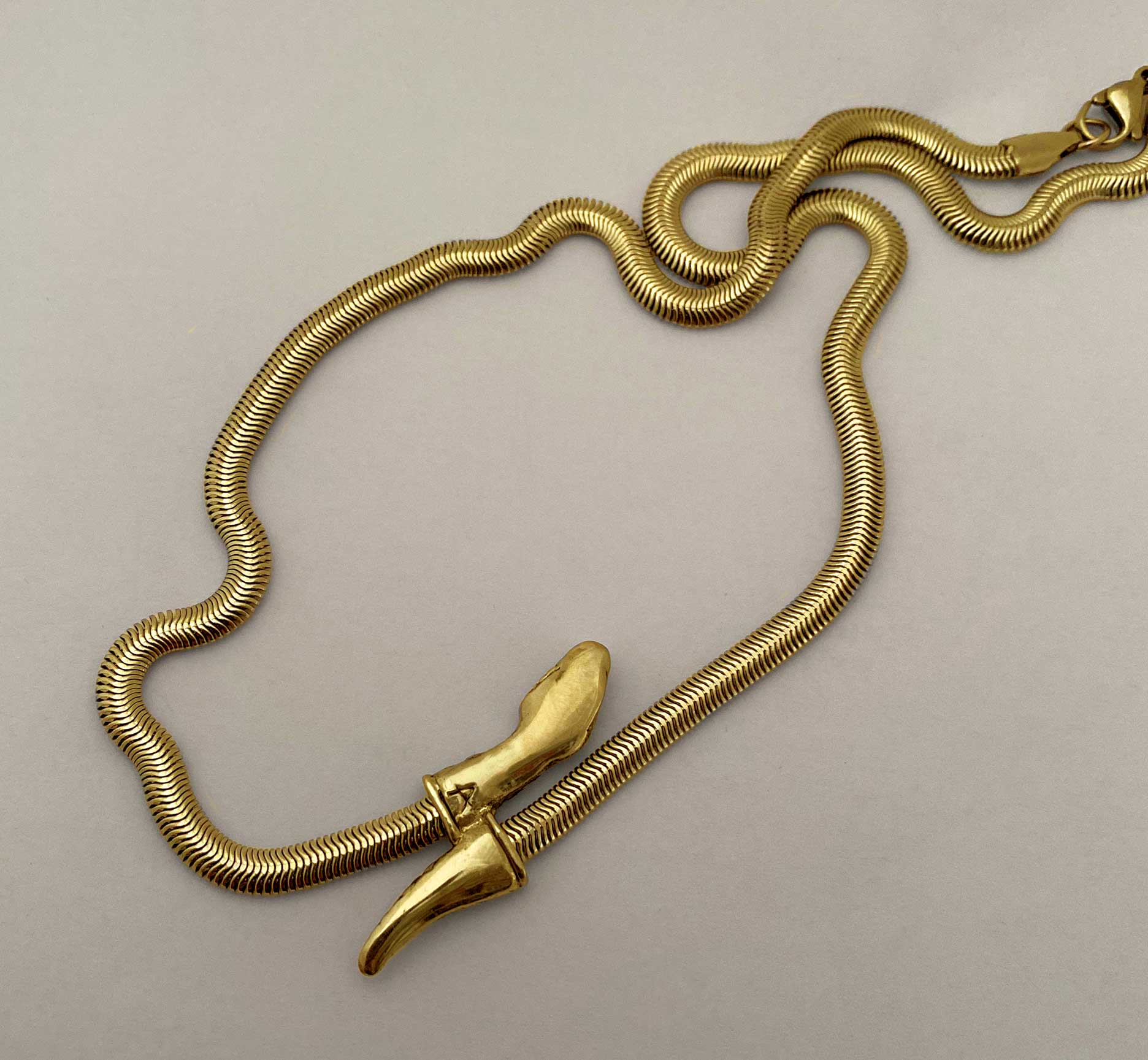 Snake Chain Necklace in gold - Image 3