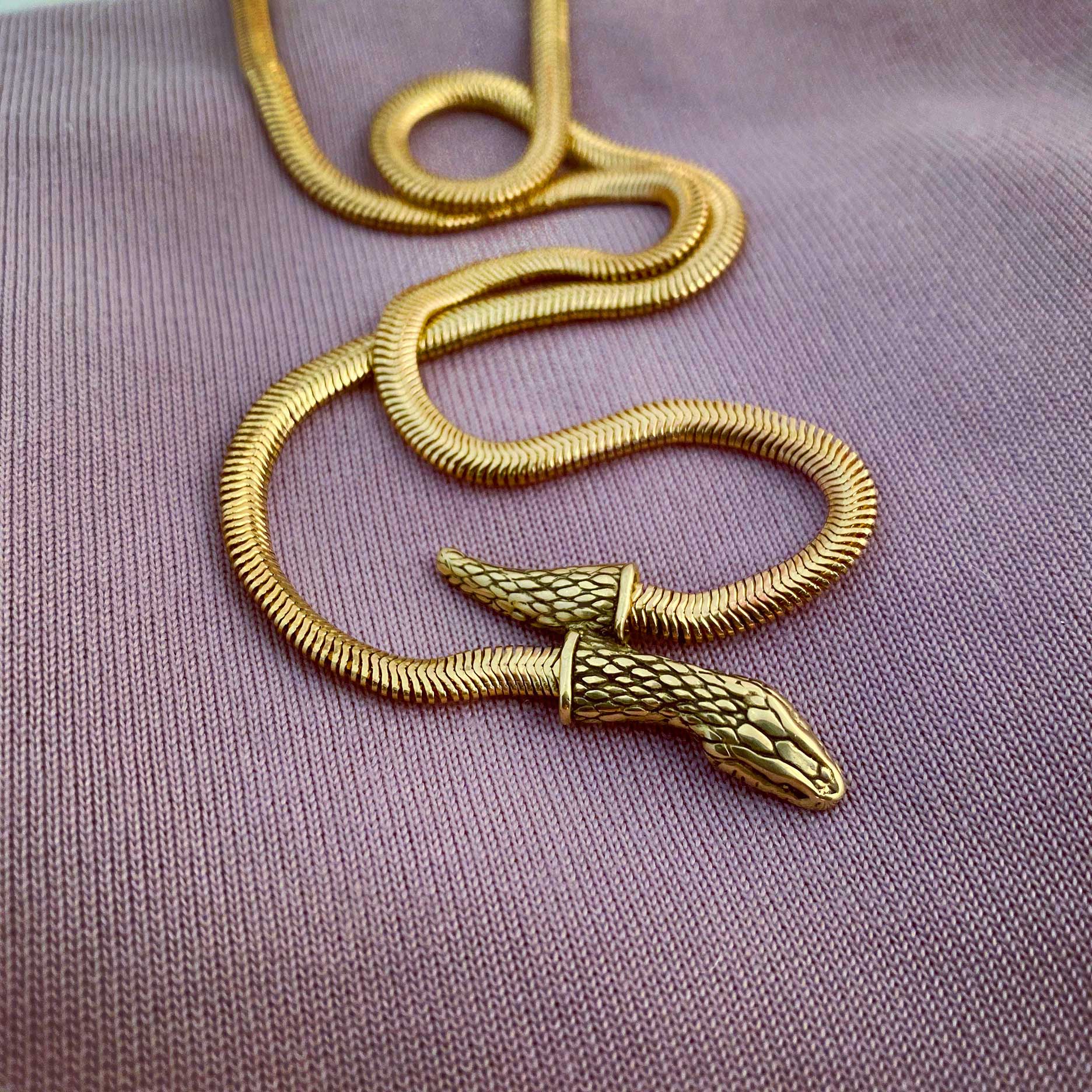 Snake Chain Necklace in gold - Image 4
