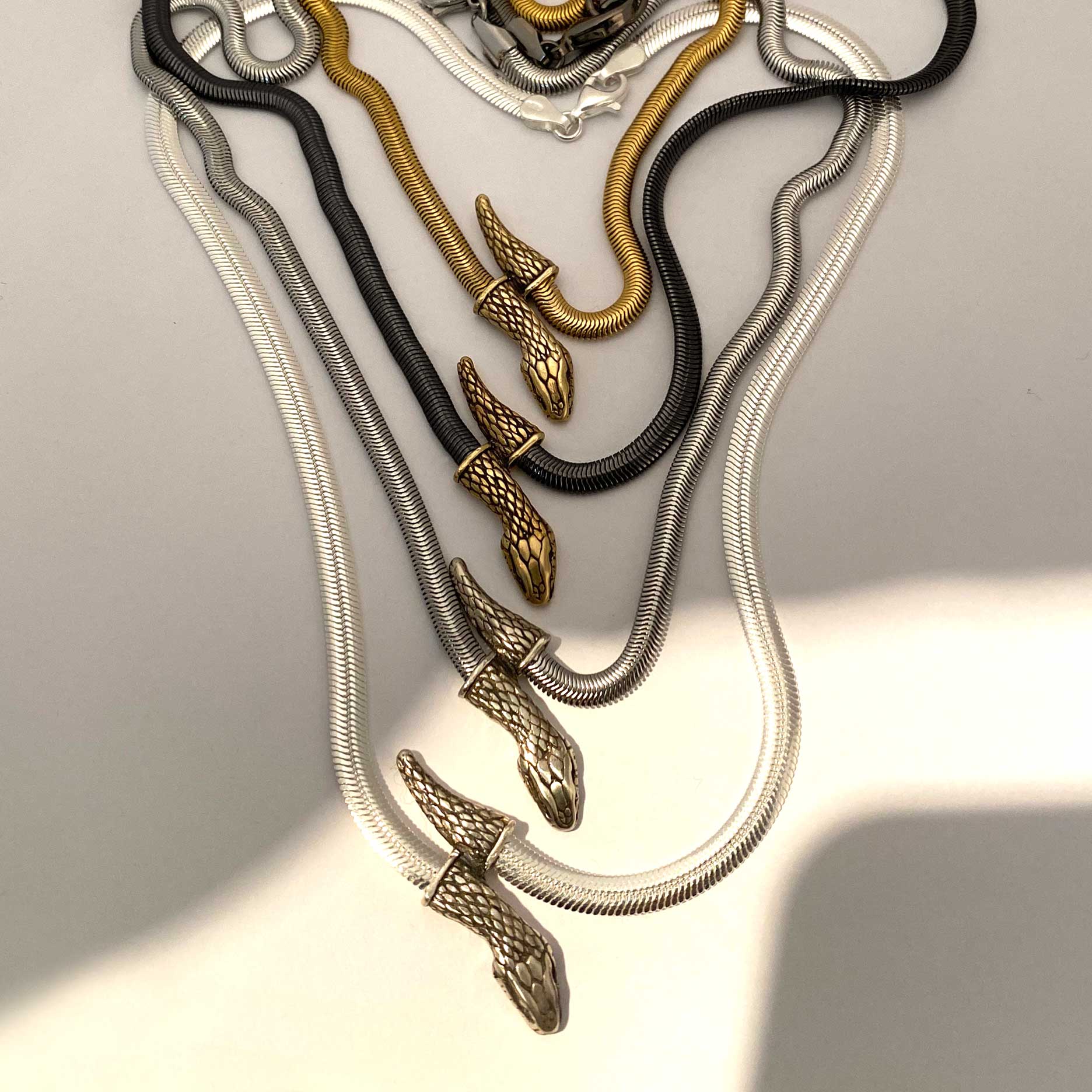 Snake Chain Necklace in gold - Image 6