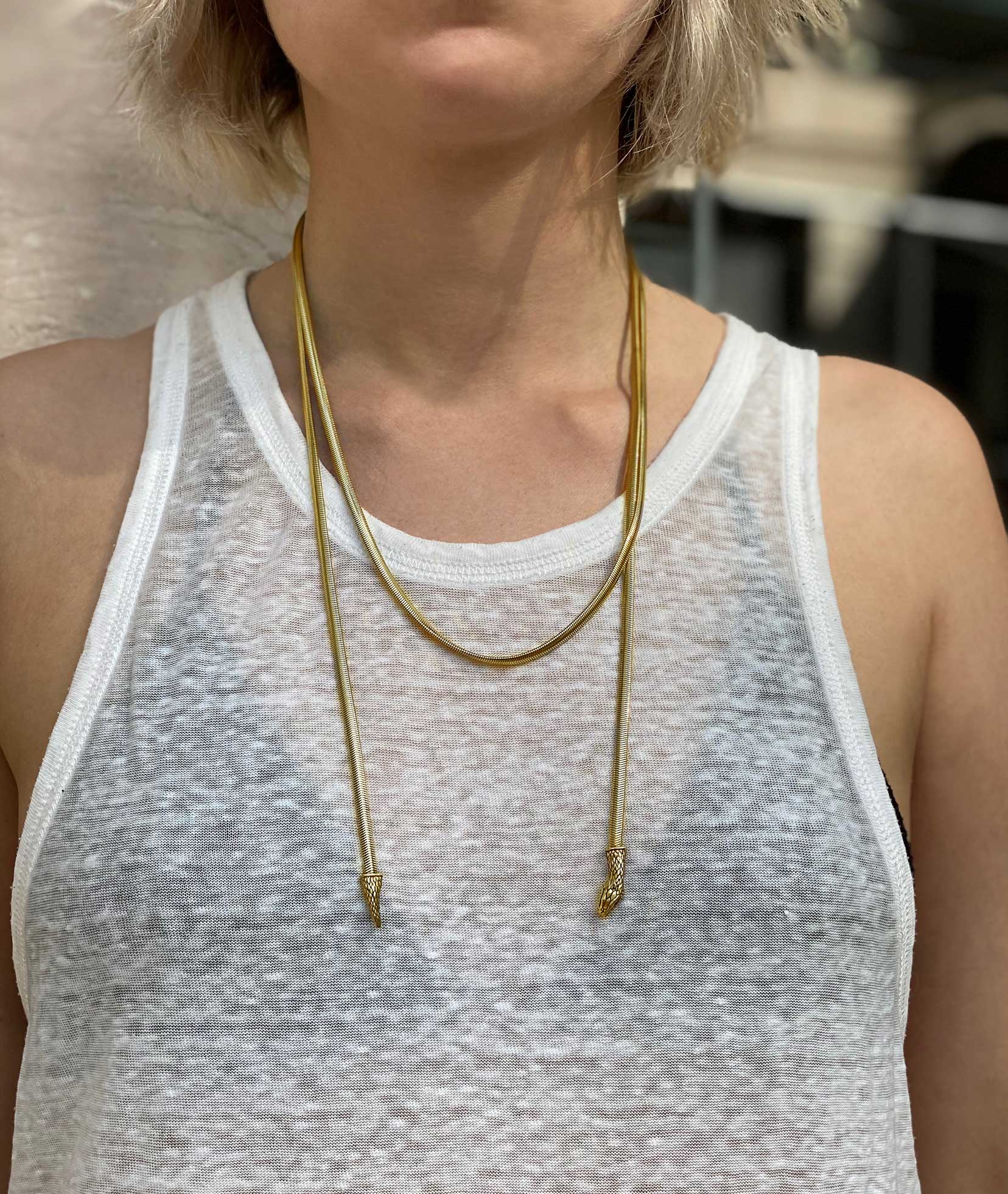 Snake Lariat Necklace in gold - Image 4